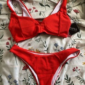 bikini set (never worn)